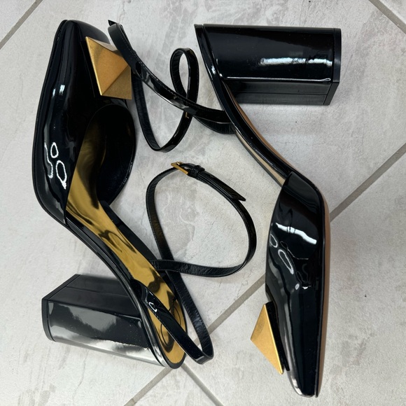 NWOT Valentino Garavani Women's One Stud 90mm Patent-Leather Pumps - Picture 5 of 14